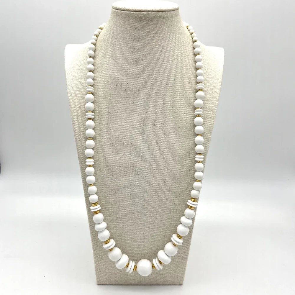 Liz Claiborne Chunky White Bead Necklace Gold‎ Tone Accent Vintage Statement